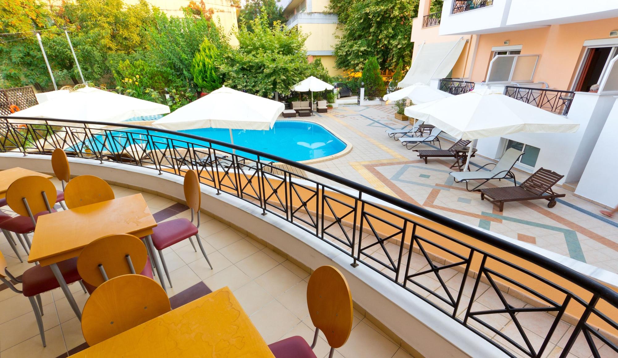 Filia Hotel And Apartments Лименас Екстериор снимка
